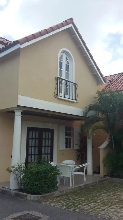 3 Springcourt Apartment ブリッジタウン バルバドス